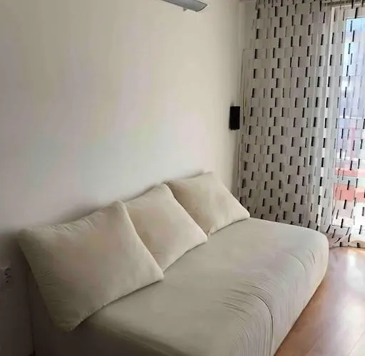 Apartment Flat Near The Sea *